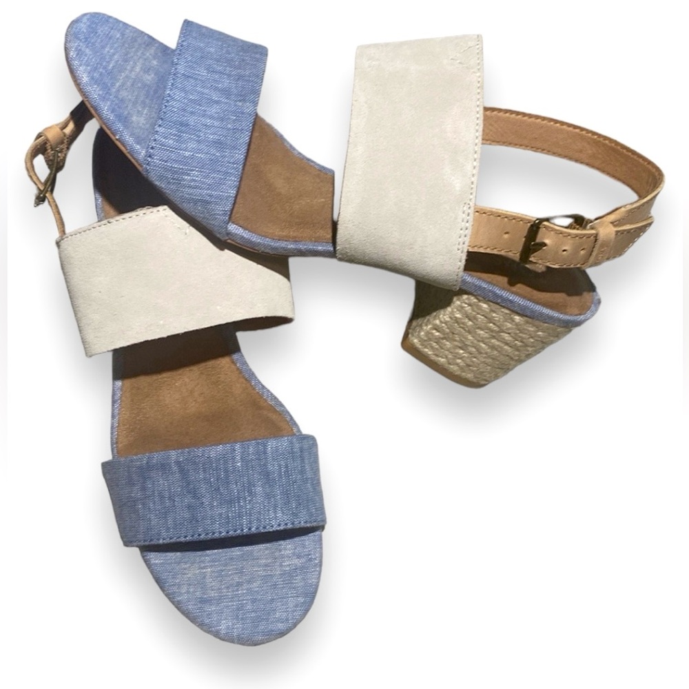 NWOT - TOMS | Poppy Chambray Block Heel Sandal | Birch & Blue | Size 9